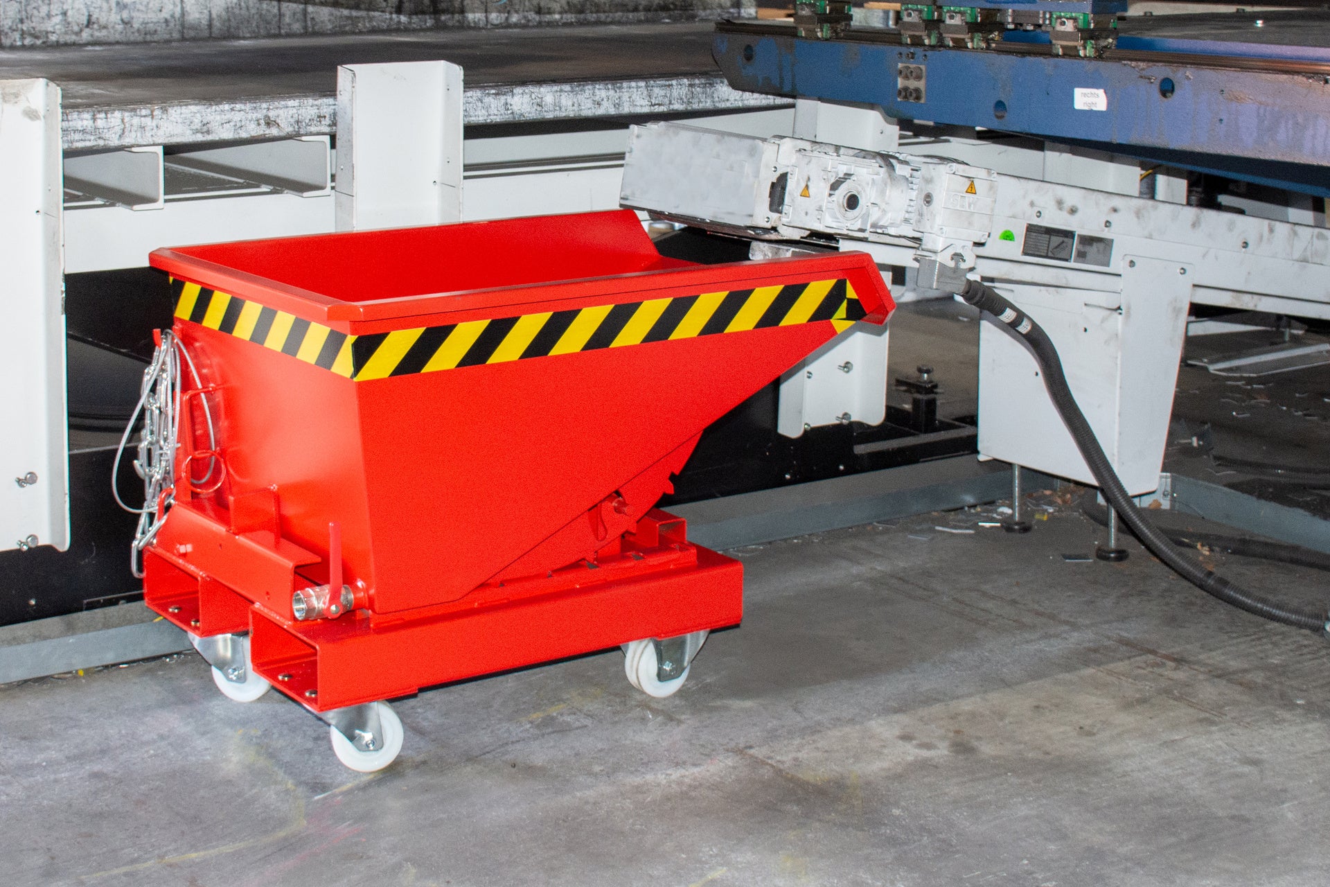 Späne-Kippbehälter EXPO feuerrot mit Rollen