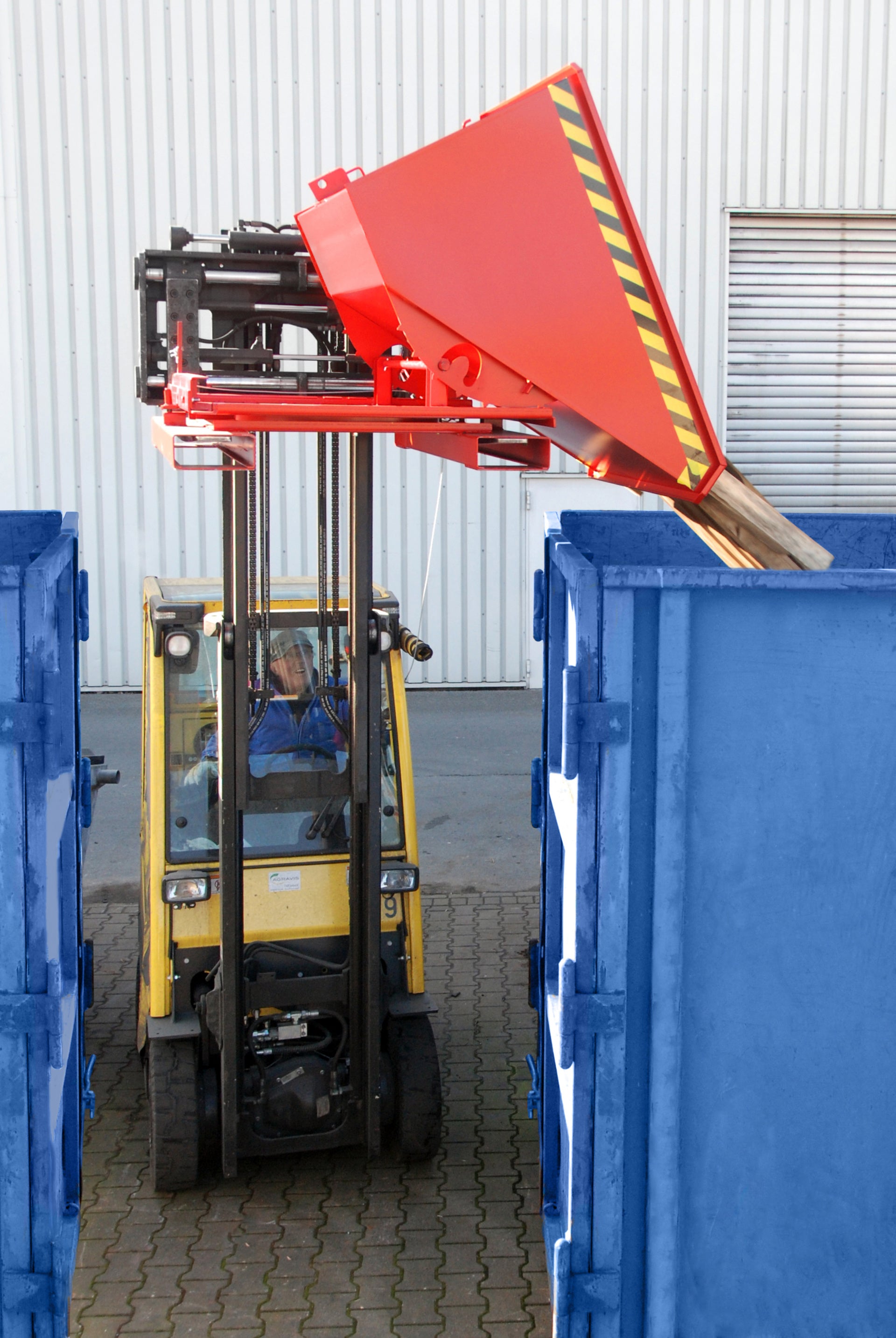 Anwendungsbeispiel Kippbehälter 3S/S3S