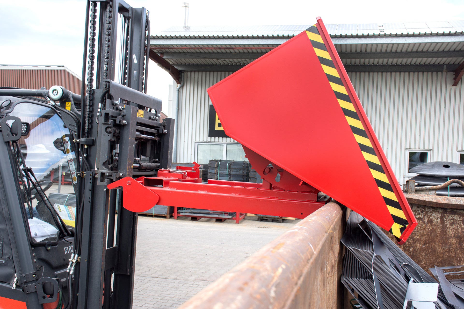 Entriegelung Punkt 1 Kippbehälter 4A