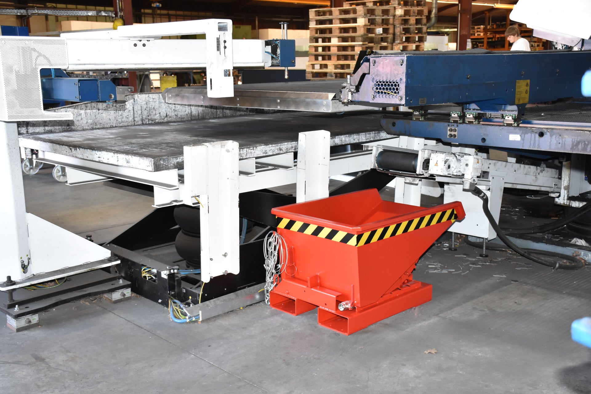 Späne-Kippbehälter EXPO feuerrot