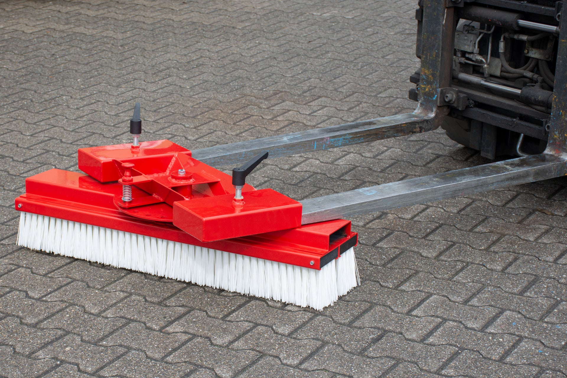 Gabelstapler-Kehrbesen SKB, lackiert, Feuerrot