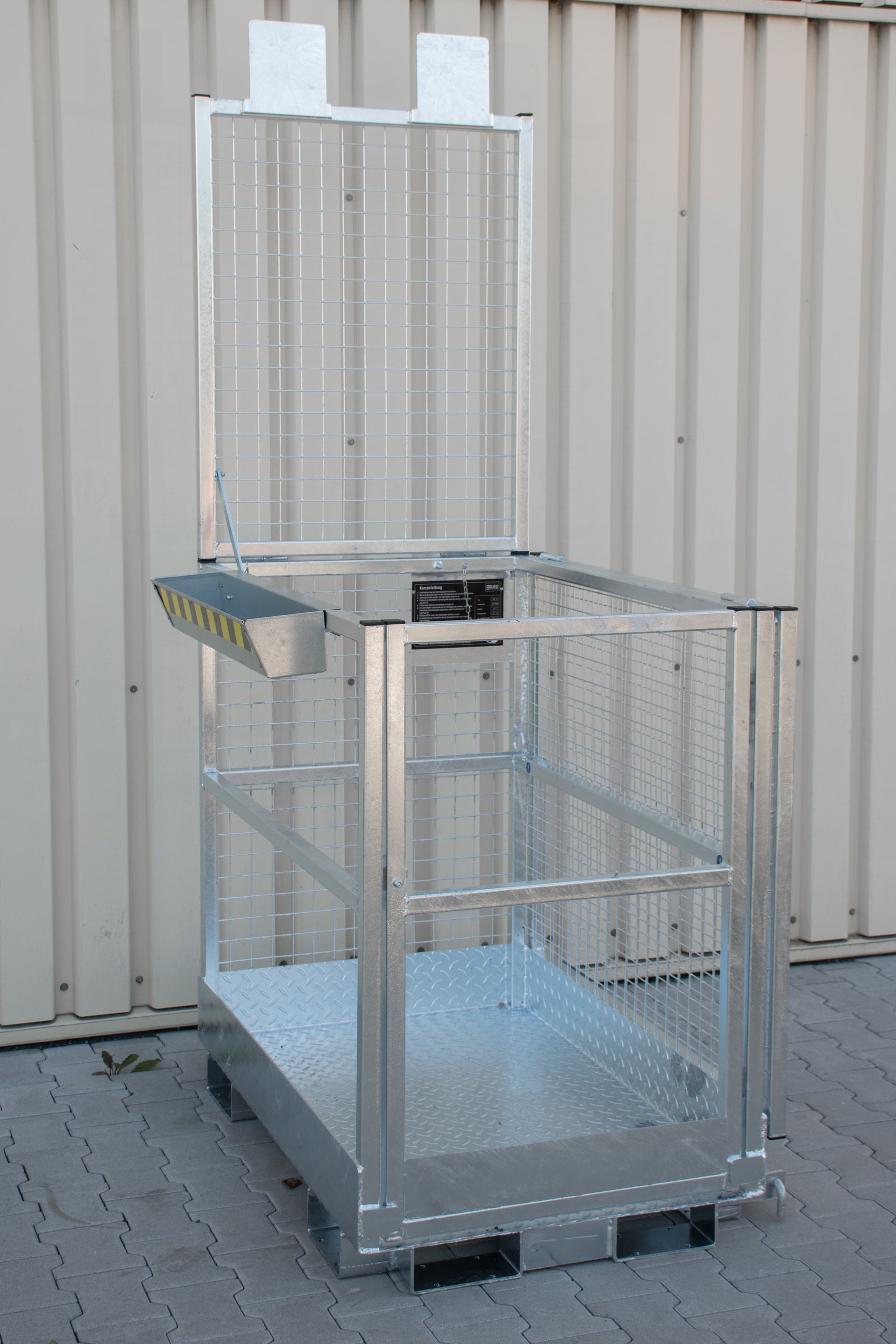 Ansicht schmale Seite Arbeitsbühne Typ MB-II feuerverzinkt