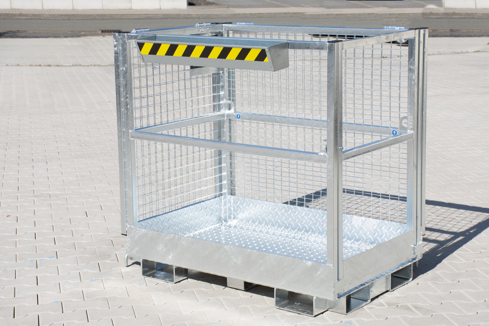 Front-Seitenansicht Arbeitsbühne Typ MB-II feuerverzinkt