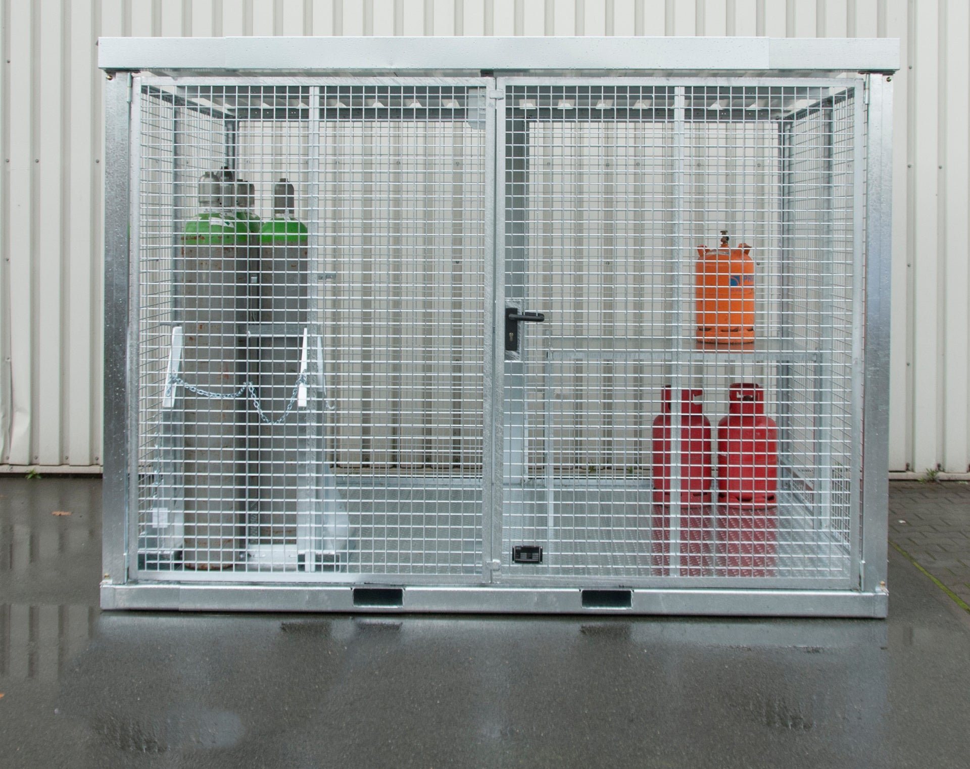 Robuster Gasflaschen-Container GFC-E mit optionaler Trennwand